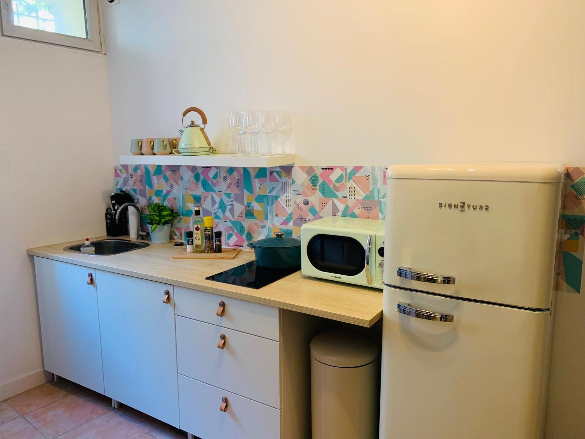 Cosy Studio Design With Modern Bathroom Vaureal ภายนอก รูปภาพ